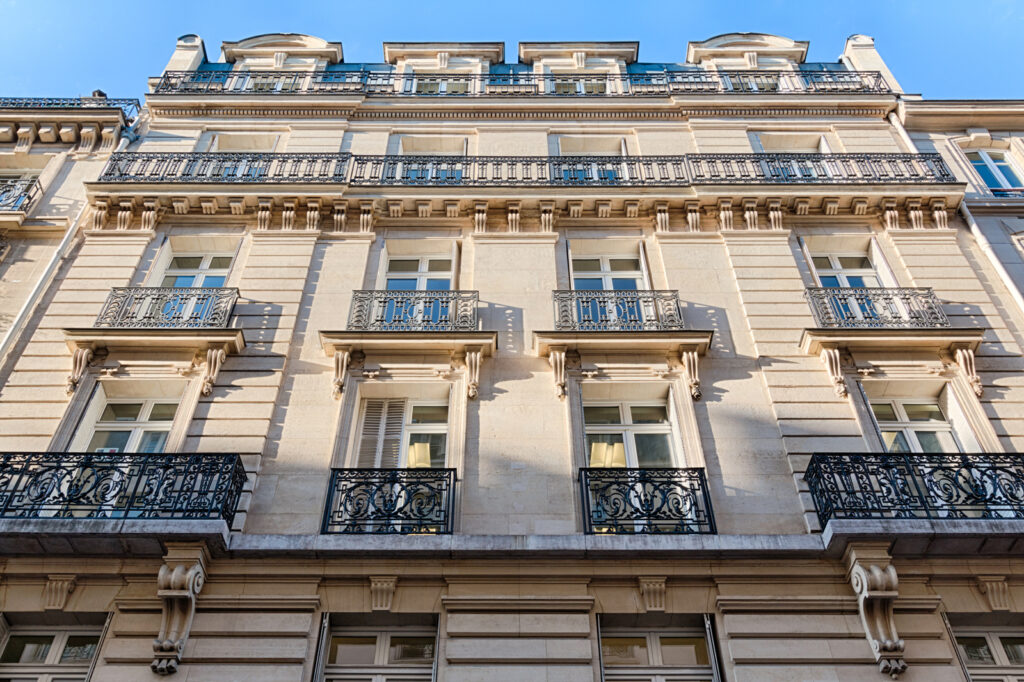 paris 75008 8 bureaux prestiges société financière urban conseil quartier accessible prestige
