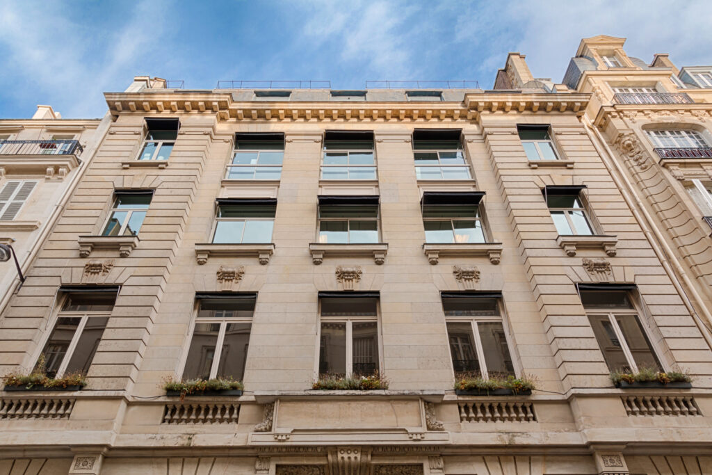 immeuble paris 8 urban conseil plateaux ouverts normes IT notoriété prestige